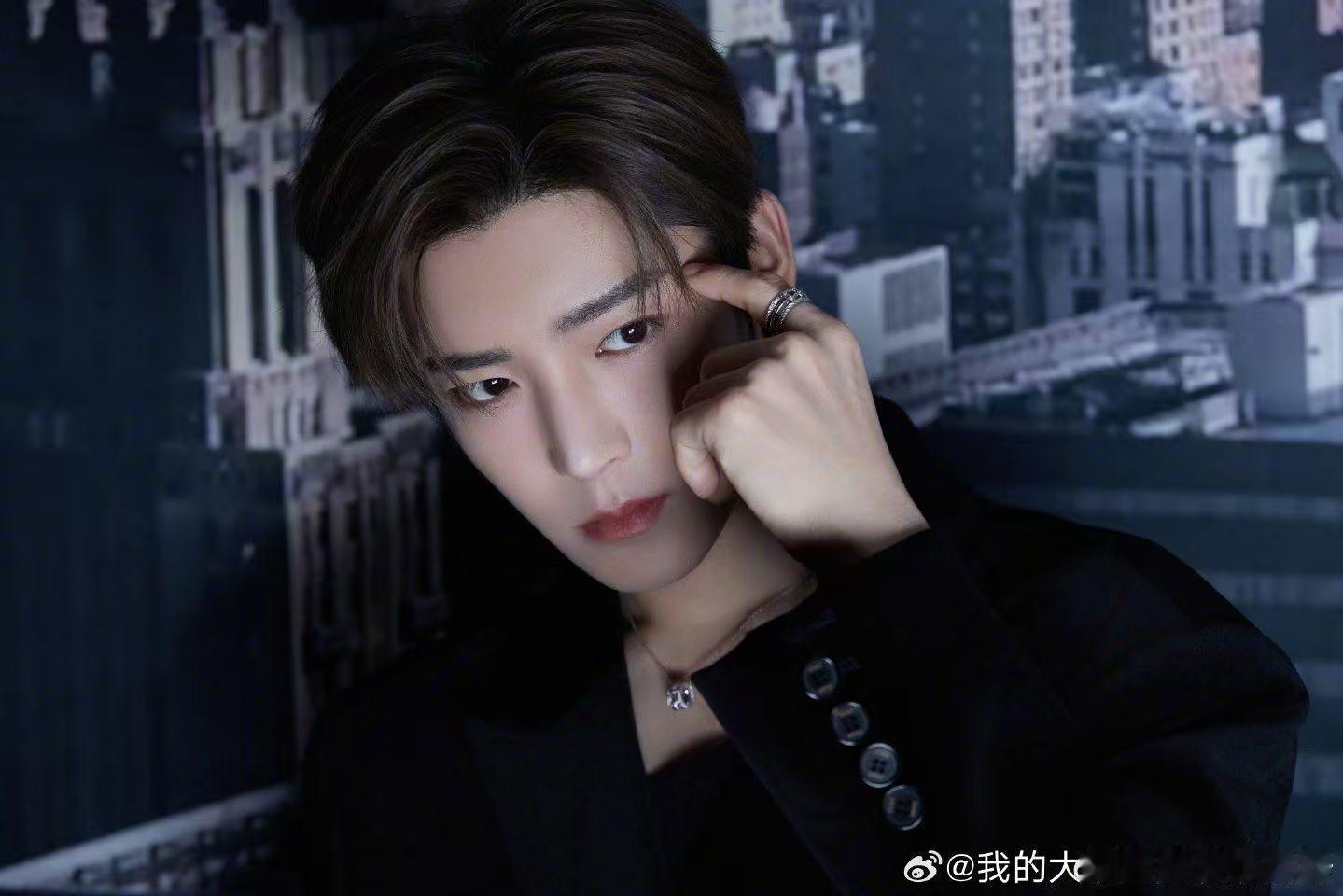 侯明昊去哪了 大型找侯明昊现场！人挤人挤到人窒息，就是没瞅见正主，这也太离谱了吧