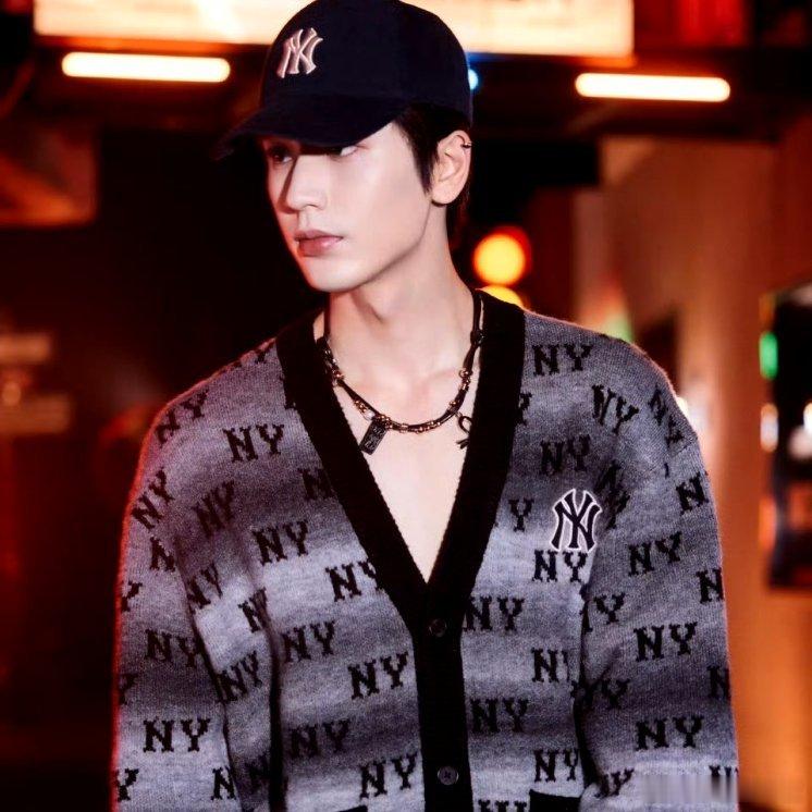 张凌赫46秒语音自动回复 8月的自动回复来了晒黑几圈这个事梦回宁安如梦时期了，那