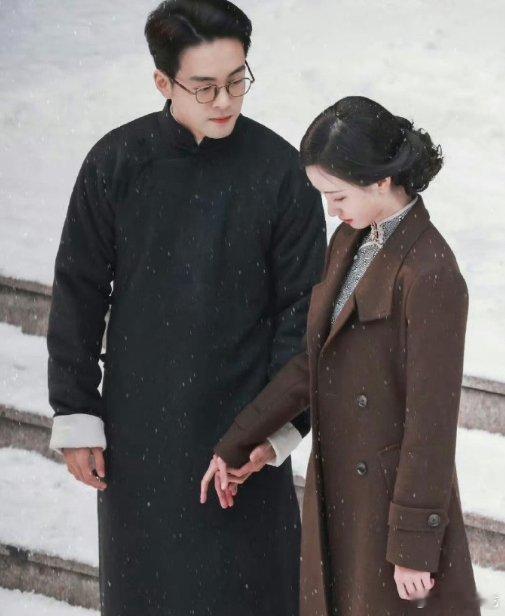 #曾舜晞陈都灵对戏这段# 本身曾舜晞和陈都灵的演技就很值得被认可，而他们两人在孤