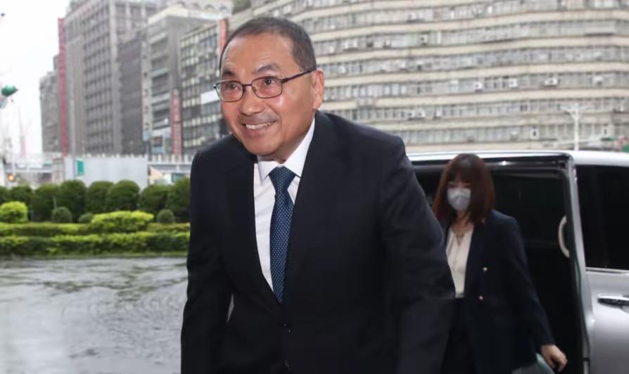 万万没想到，台湾淡江大桥通车，通车典礼竟然没有邀请新北市长侯友宜。民进党这是过河