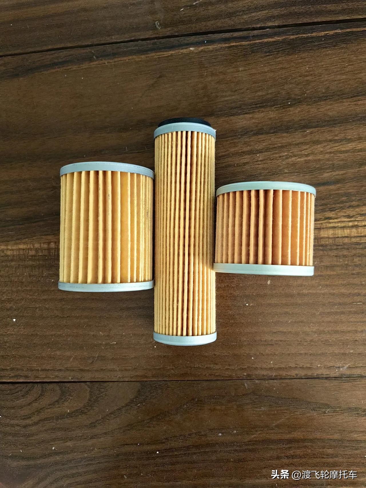 银钢摩托边三轮发动机机滤
从左到右，第一个是银钢500双缸水冷发动机机滤，第二个