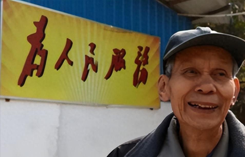 1967年毛主席警卫李连庆回到家乡，村民嘲讽他多年还是炊事员身份，背后原因是什么