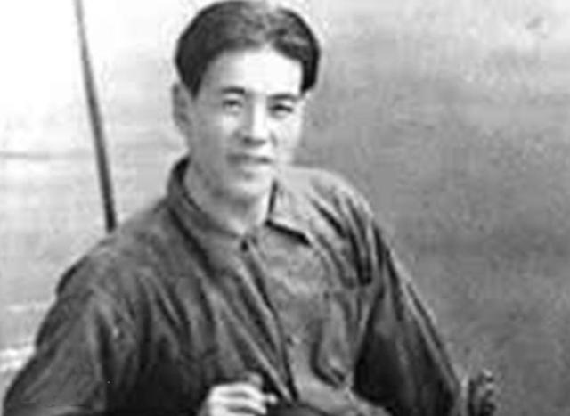 1940年6月，唐生智得知四弟唐生明要以“投敌”的方式打入汪伪后，指着戴笠怒斥说
