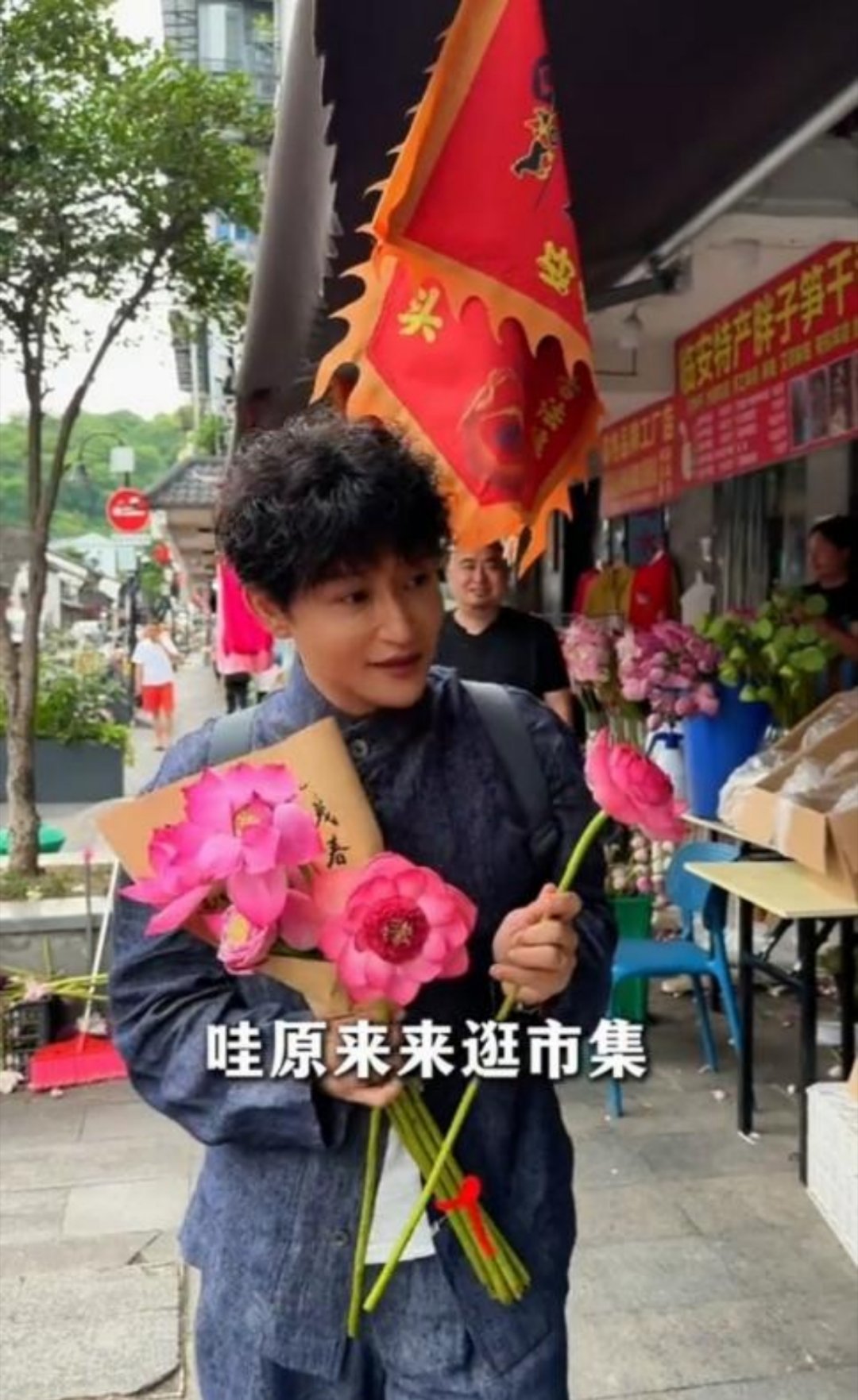 陈志朋定居杭州蜕变出圈，网友：怀疑不是本人，完全不像五十多岁、不像从前模样 