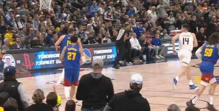 NBA赛场人物：波普。掘金一直在想，我们是怎么得到波普的，湖人那边也在自扇耳光，