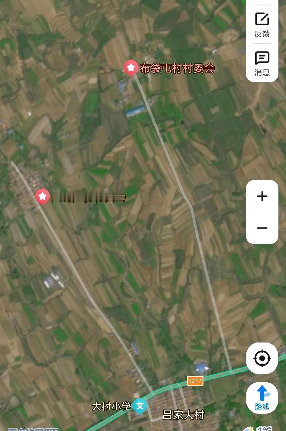 布袋屯村位于青岛胶州市胶西镇西南部，距镇驻地8公里，朱诸路北侧，东与仉家庄、西与