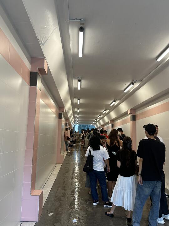 5.3 福康宁公园大雨之后还有这么多人排队