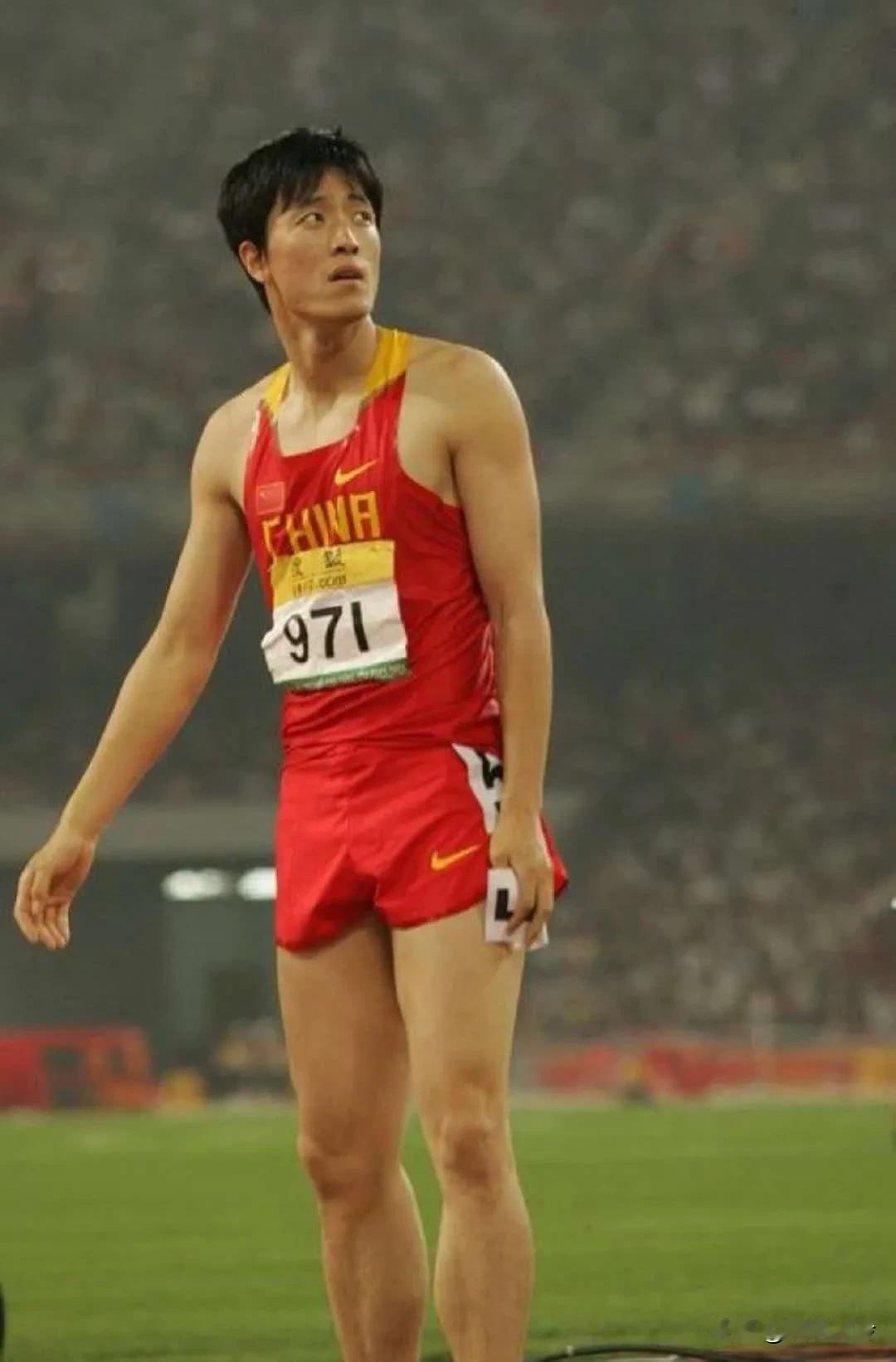 刘翔选择被买断，49.4万！刘翔选择买断一点都不稀奇，稀奇的是，他作为功勋运动员