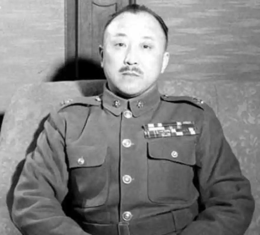在太原保卫战之前，卫立煌、傅作义将存放在太原城内的大批枪支弹药、武器装备、战略物