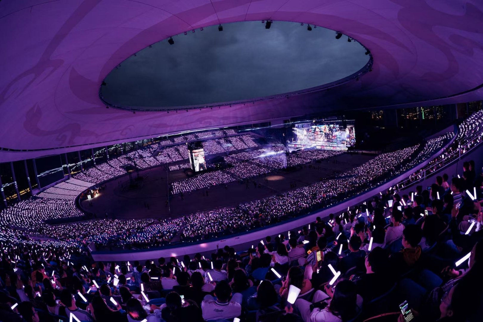 生活里所有委屈心事，听千嬅的歌就全部释怀了。期待现场，赴一场久违的约会。演出时间