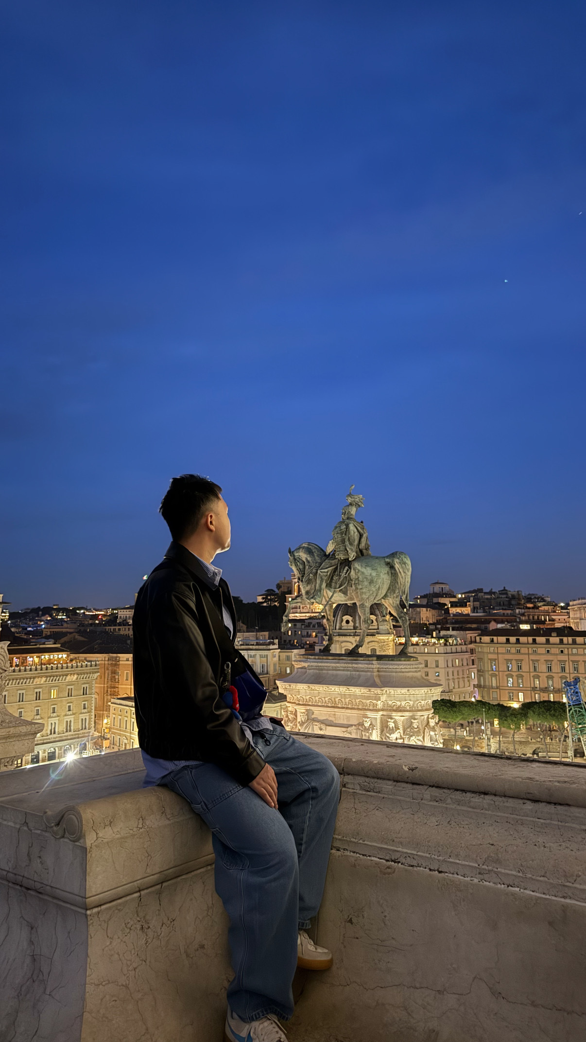 在罗马的喷泉许了八个愿[拜托]  ​​​