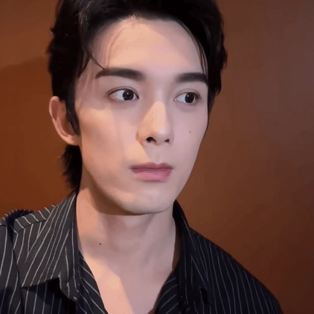 这两天每天早上起来的第一件事：打开微博巡视评论区—删除并拉黑[鲜花][拳头] ​