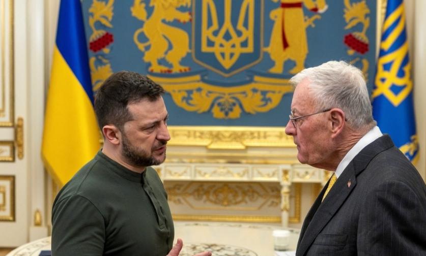 明明欧洲各国家底也不富裕，为啥还要“拼命”帮助乌克兰呢？

原因很简单：乌克兰一