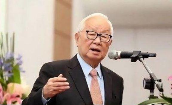 高学历送外卖、硕博士竞聘社区岗，这些现象引发持续讨论。一个明显的趋势是：考公热持