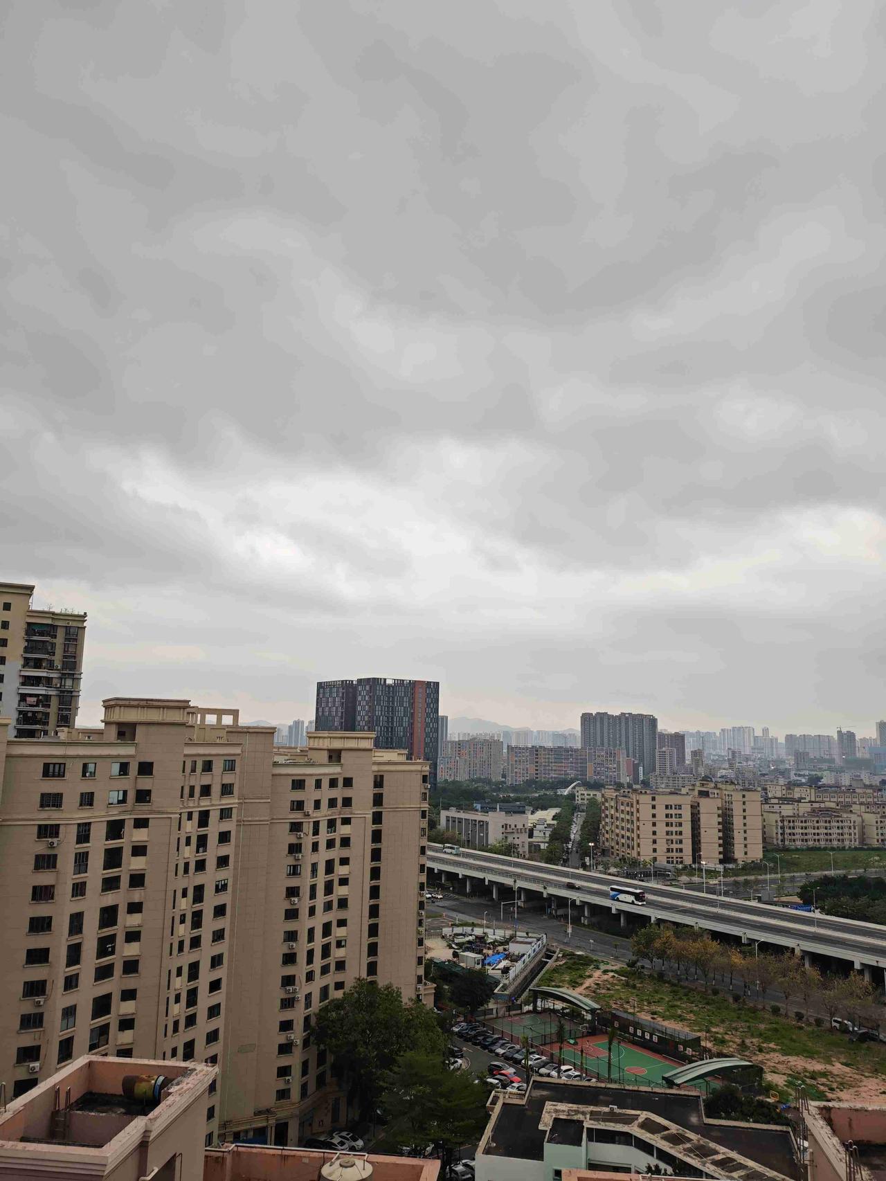 我的今日状态：😁轻松愉快
我这里的天气：🌤️多云：深圳今日多云，气温24度到