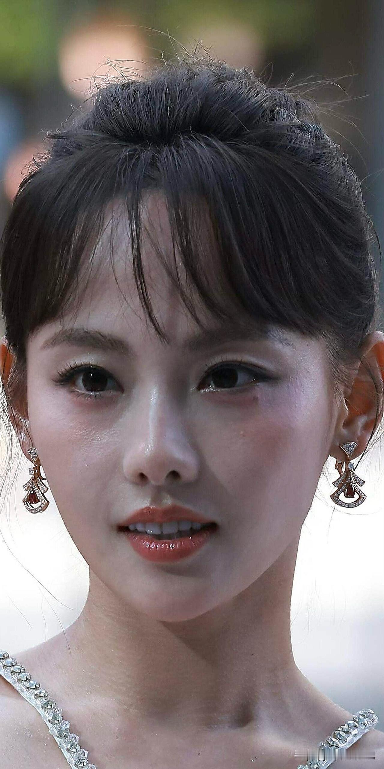 高清镜头下女明星的皮肤状态