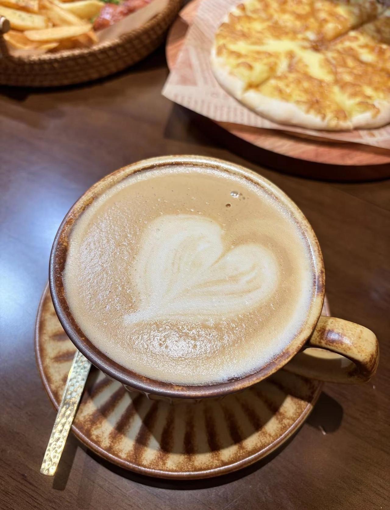 日子可温可暖，拥有什么，就享受什么，不强求，不执着，心安便是归处