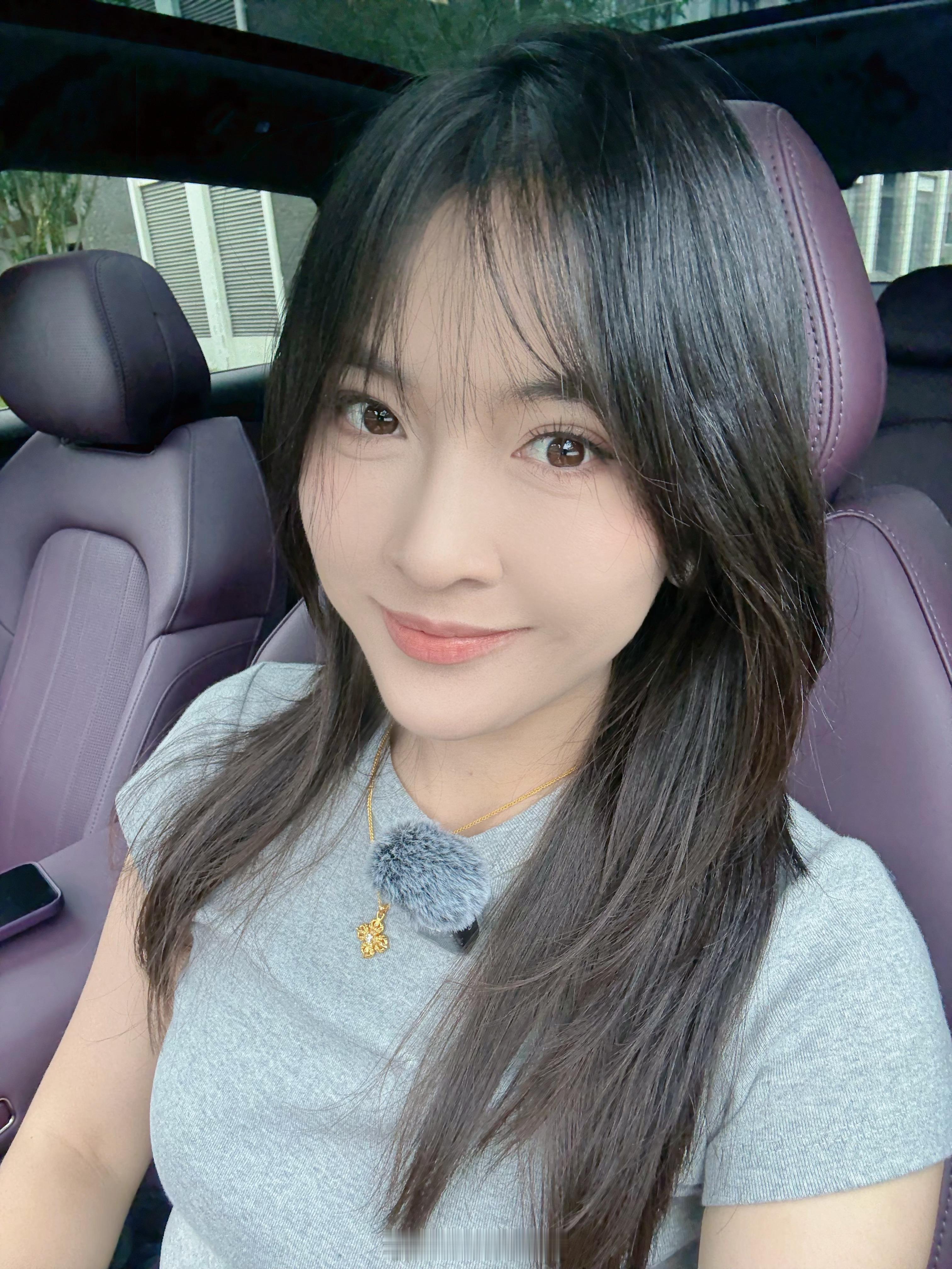 这内饰能猜出来是什么车咩  ​​​