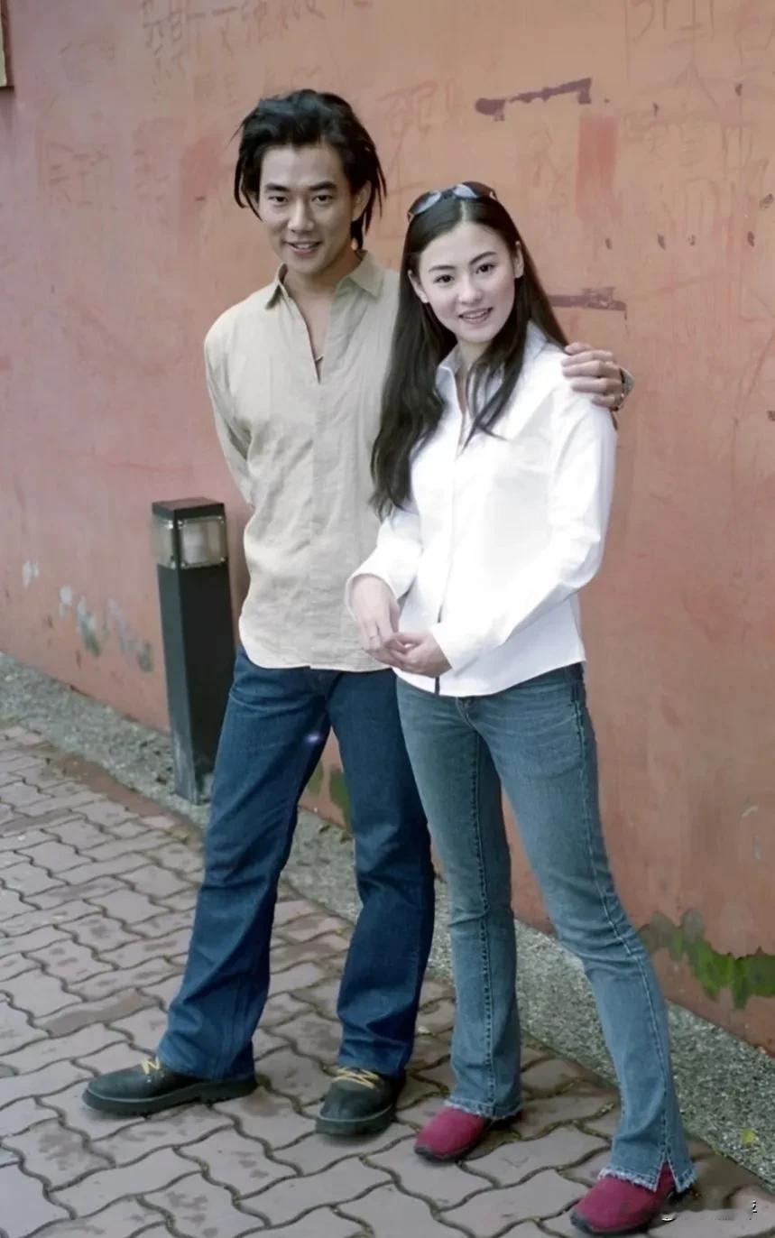年轻时候的任贤齐和张柏芝，俊男美女好养眼！1999年，张柏芝和任贤齐合作主演了电