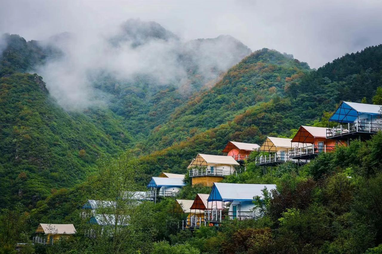 快乐的周末，从雾灵山居开启～
每年都会到这里来避暑，雾灵山下，安达木河畔，长城脚