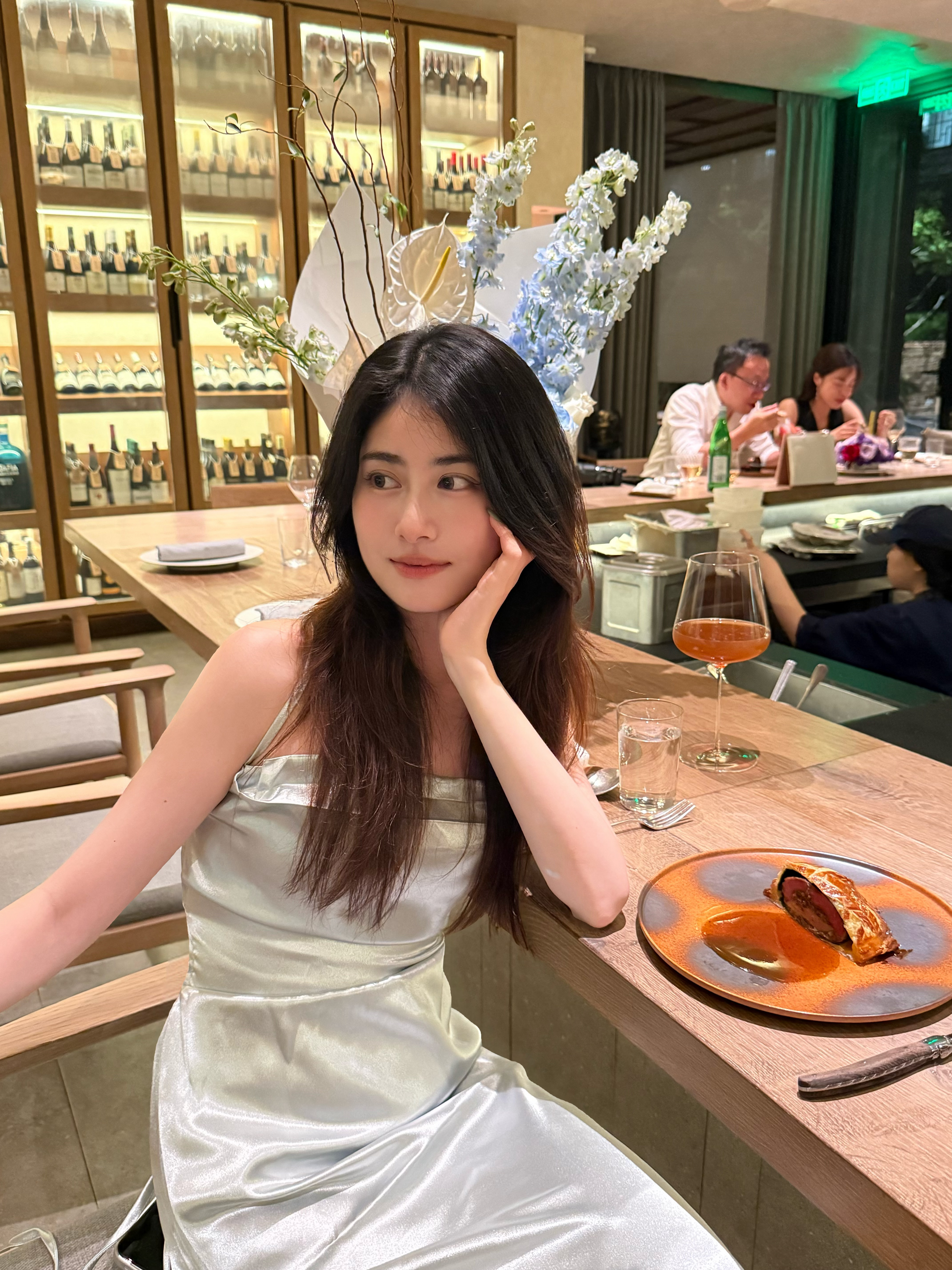 按时长大  新的一岁，被鲜花、蛋糕和温柔的爱意包围着。吃了喜欢的饭，收到了超美的