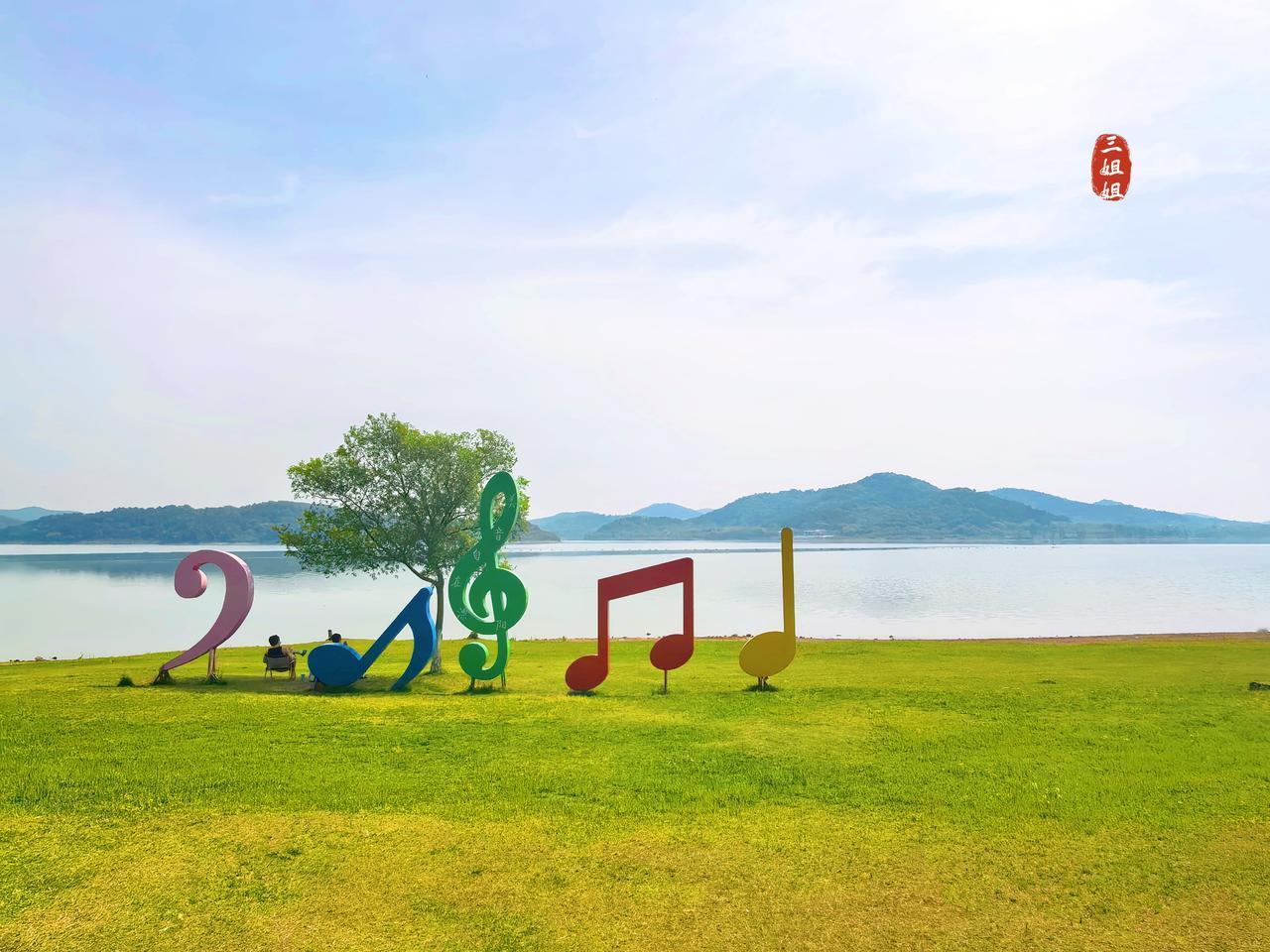 溧阳私藏的“小洱海”，鲜为人知的宝藏旅行地。
今天我沿着溧阳一号公路的大溪水库环