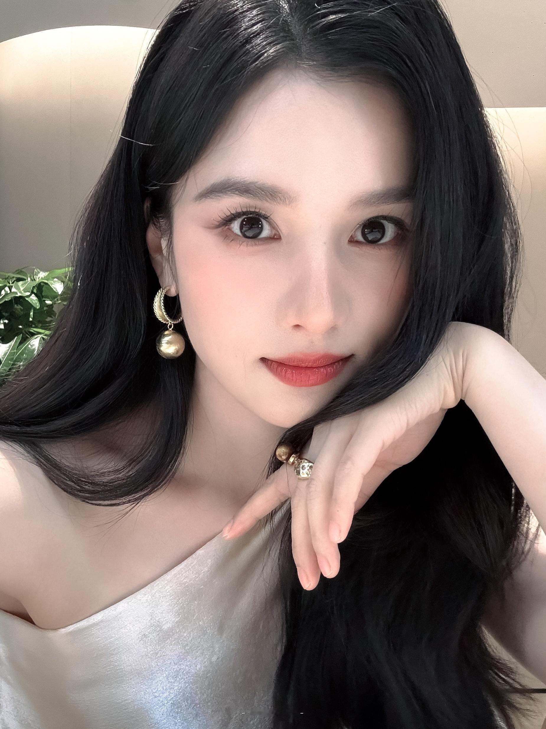 好权威的脸 好贵的卡 ​​​