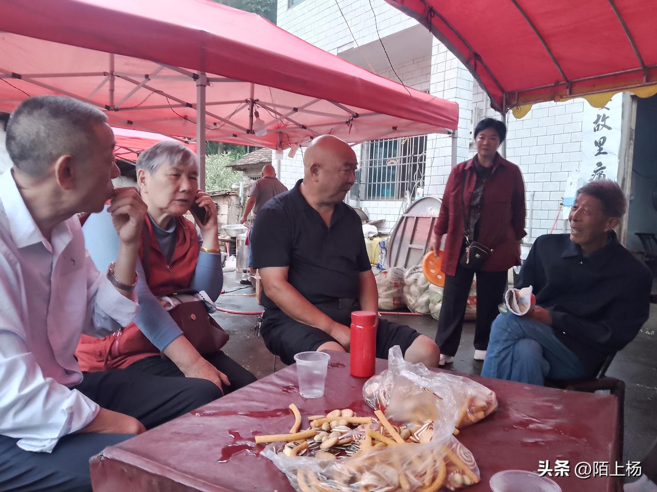 民师的艰辛刻骨铭心，民师的清贫愧以示人，民师的欢娱余味至今
——为了民师岁月不因