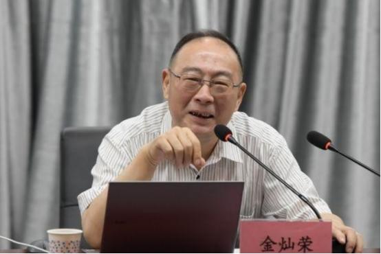 中国未来五年日子不好过？金灿荣教授曾发出警告：未来五年极有可能发生一件大事，那就