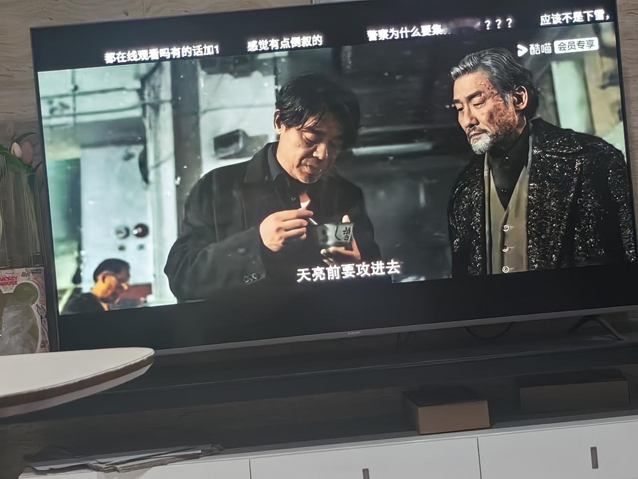 德国总理观看宇树机器人，
我认为他们是看不起这种机器人的，
华而不实，
大概率，