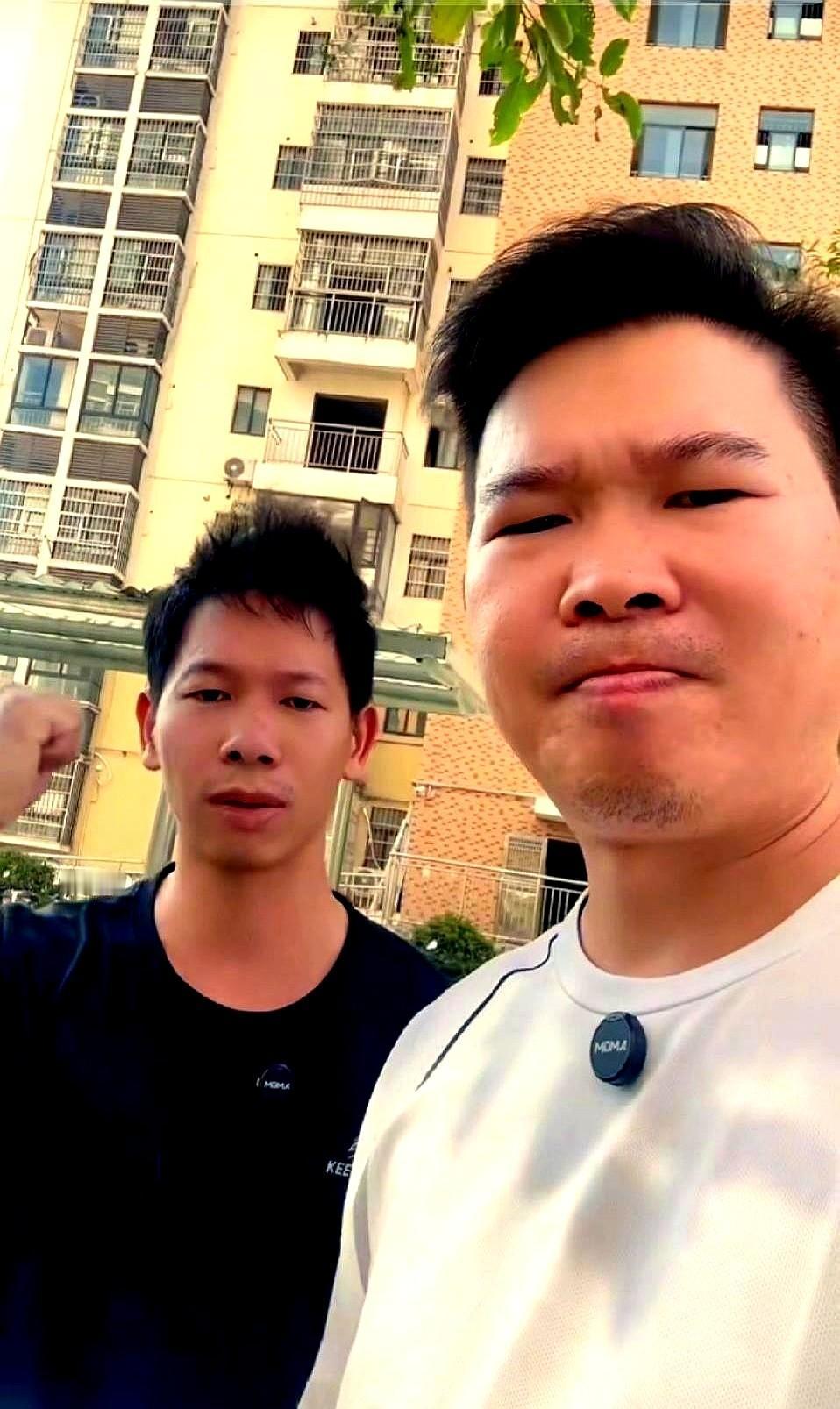 半年只攒两万粉，他凭啥月赚三万

正文

钟凡在视频里直说：半年才两万粉，后台却