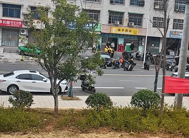 愿我捕捉的每一个瞬间，都能打动人心。精心打磨的文案，不仅有深度，更能引发共鸣，爆