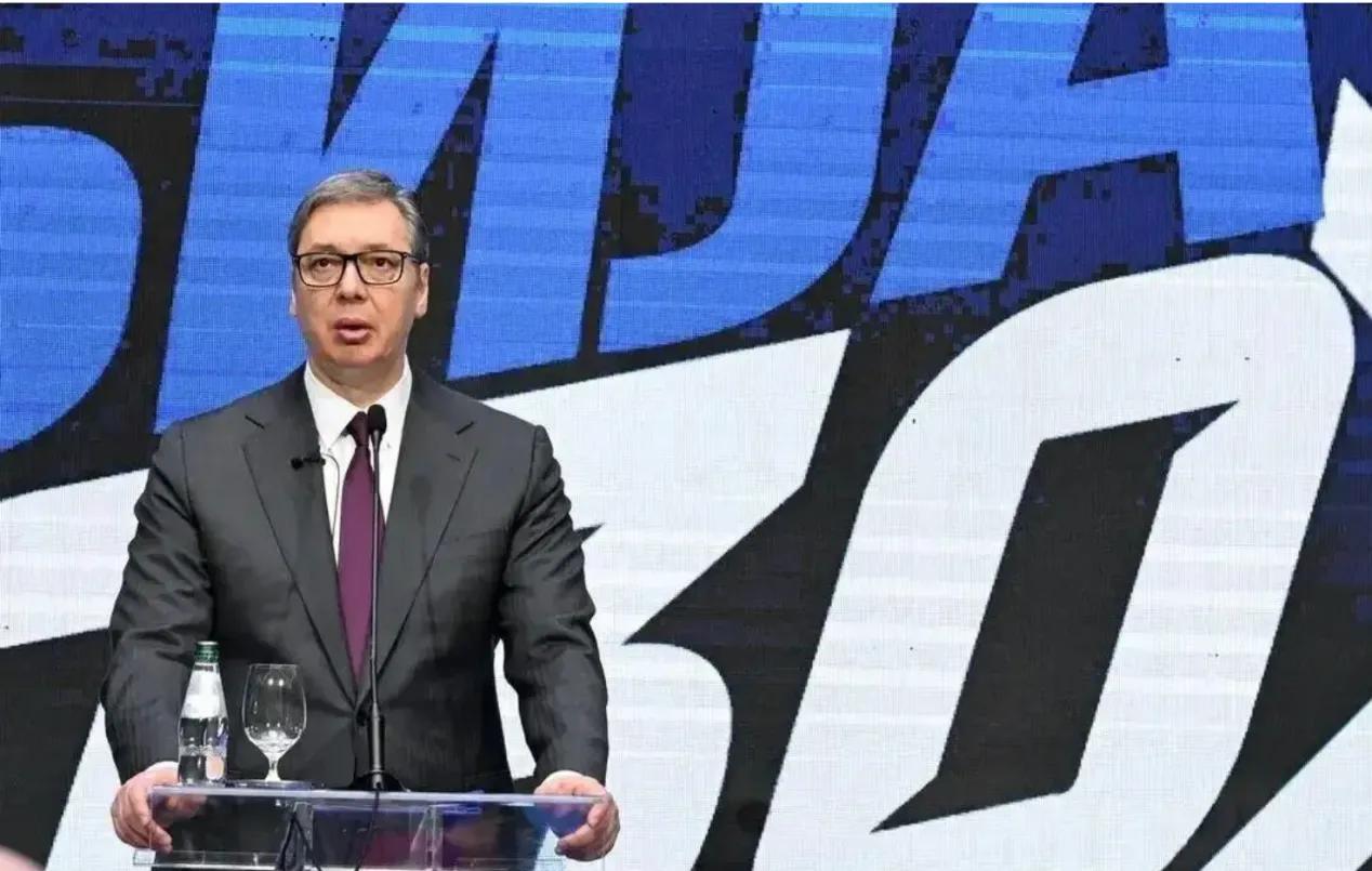 塞尔维亚总统武契奇在电视直播里那微微一笑，绝对让北约那帮将军们后背一凉，他大大方