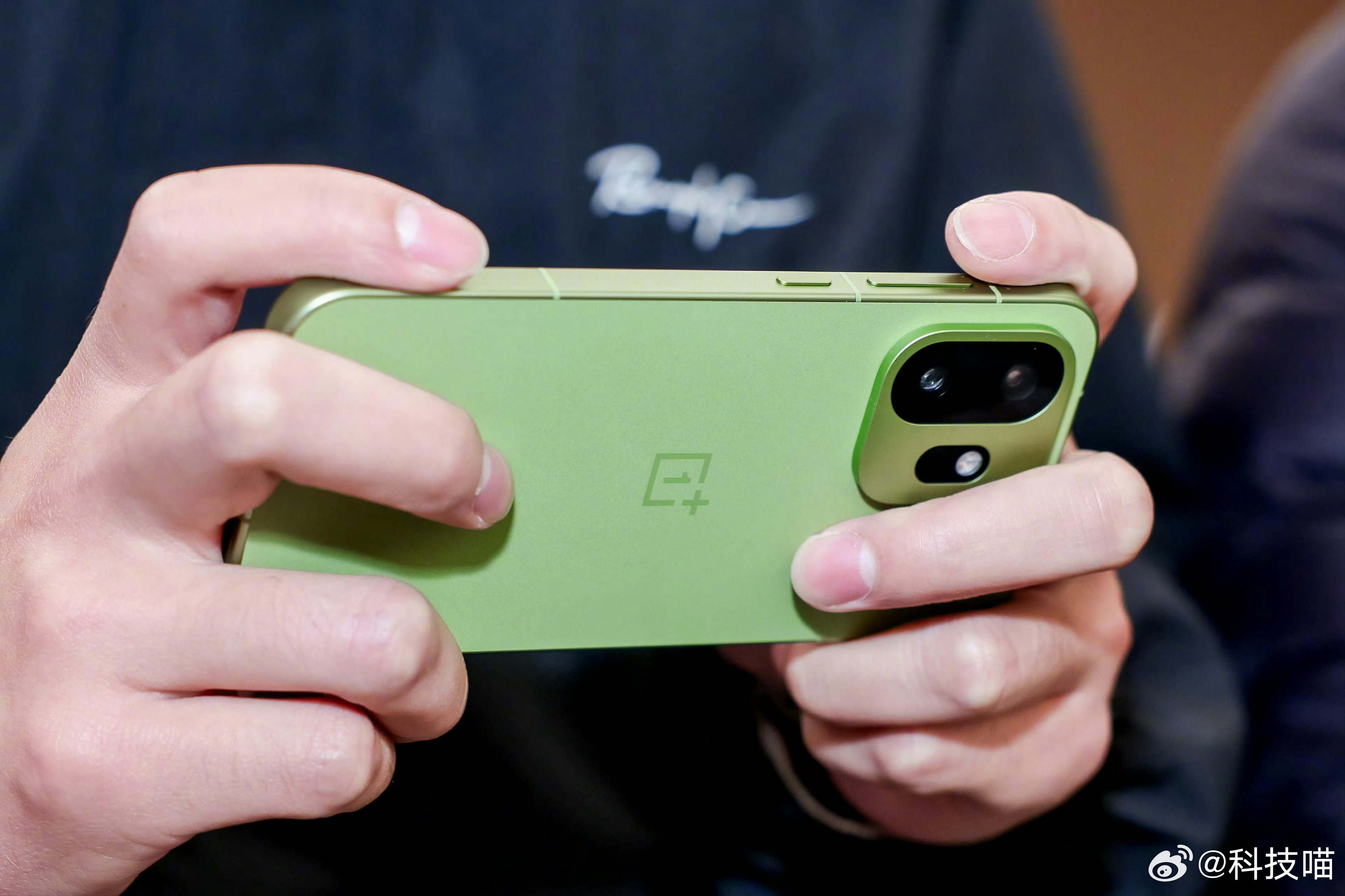 一加15T涨价了900-1200块钱，对比上一代一加13T价格突然变贵了很多，这