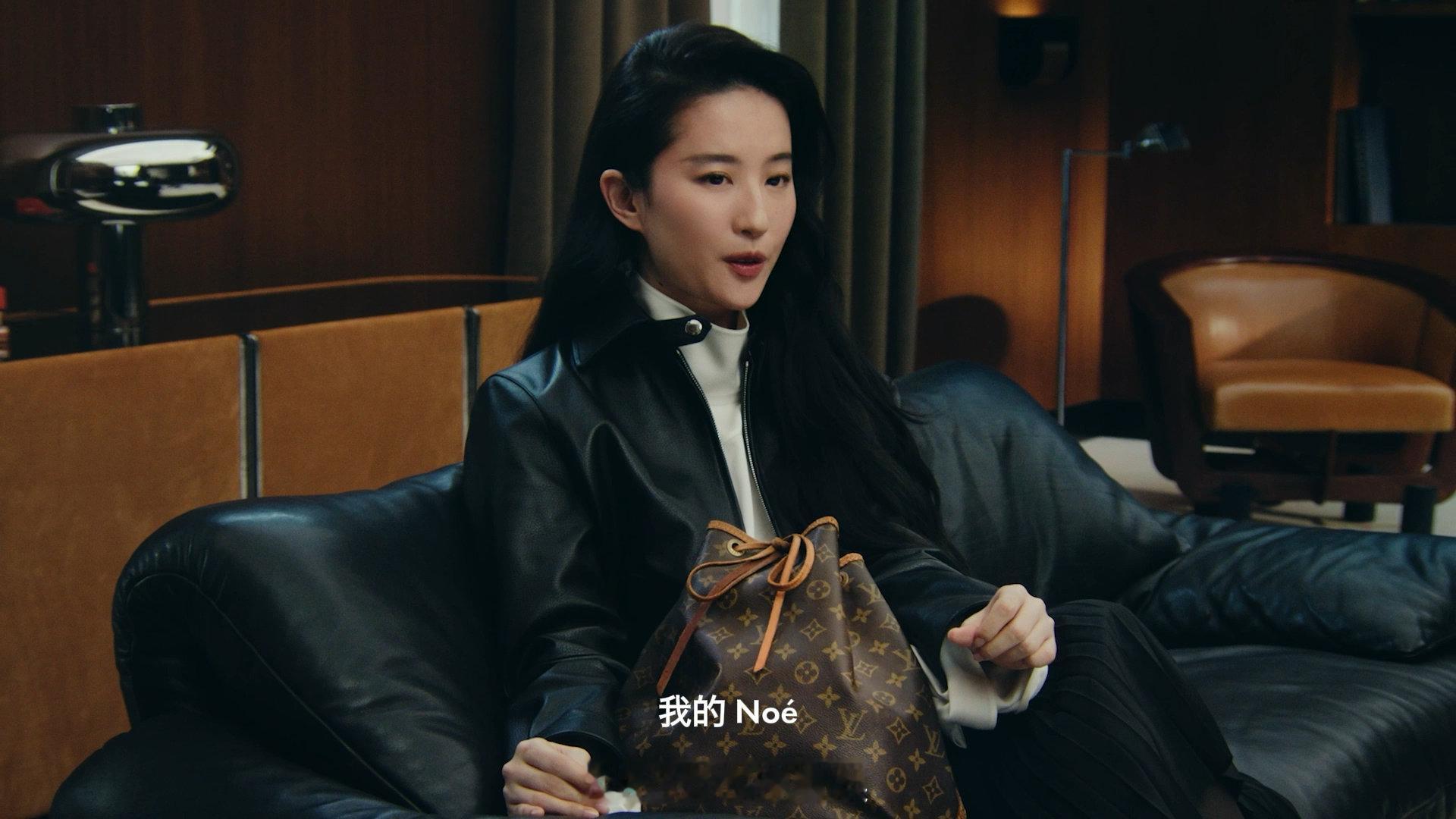 刘亦菲LVMonogram大片 听刘亦菲娓娓道来那些与包包共同度过的时光，仿佛在