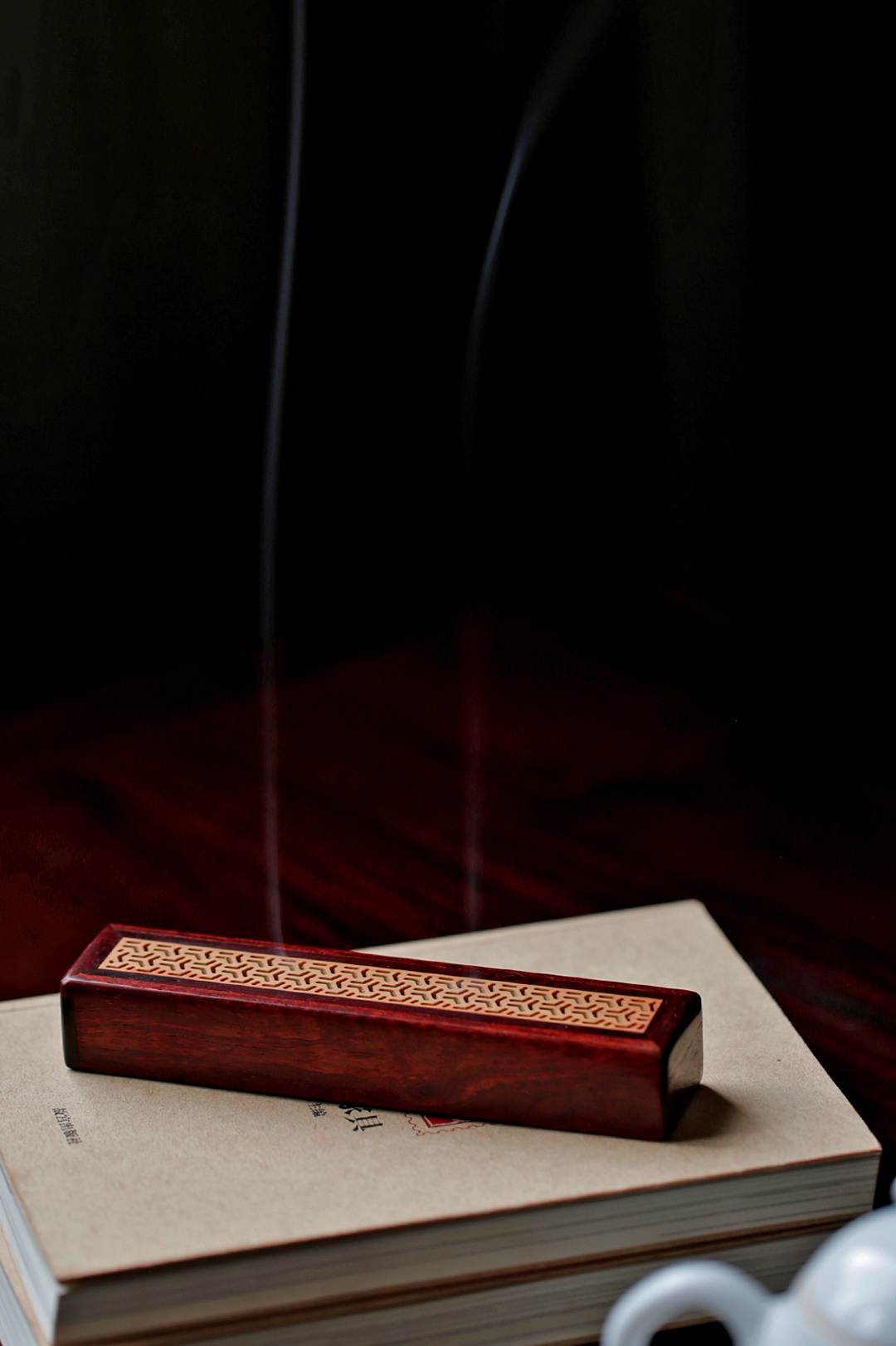 紫檀 机关香盒小盒子，大智慧利用传统榫卯结构精巧设计多部件，内暗藏玄机，燃香、储