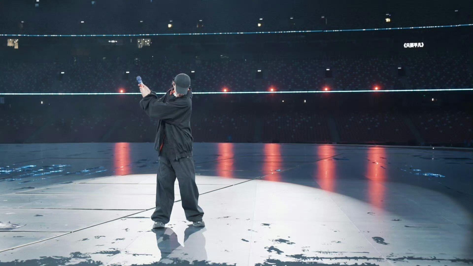 谁不想急头白脸看一次张杰演唱会急头白脸看一次张杰，才不算白活一场 