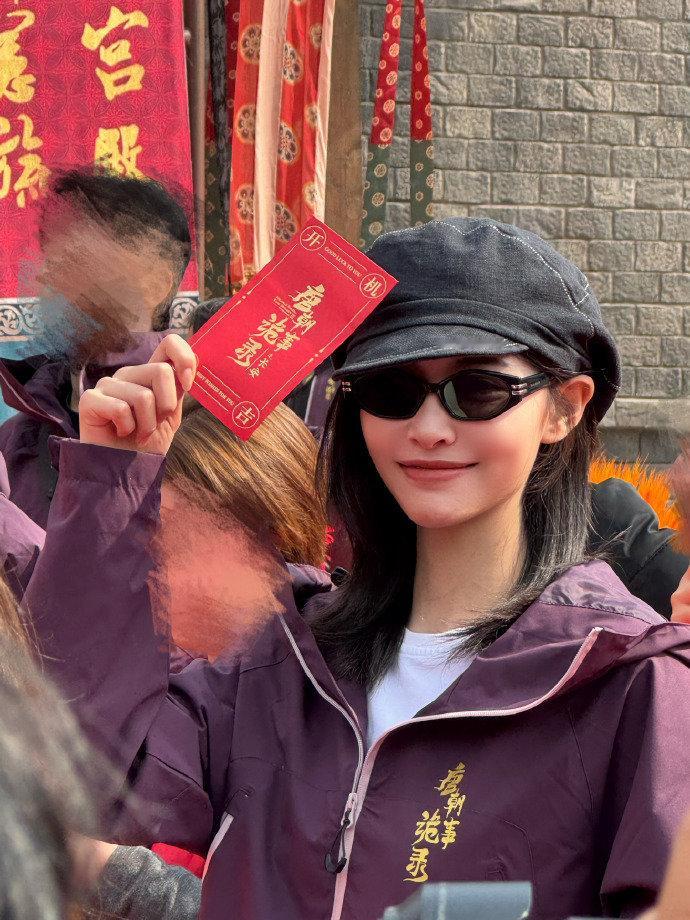 开机大吉，kiki说这是新挑战，但也是新机遇，期待#唐朝诡事录之长安# ​中许佳