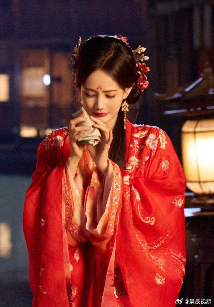 谁来心疼宋一梦 宋一梦太难了，穿书后一路坎坷，努力白费，还遭遇爱人背叛，可即便如