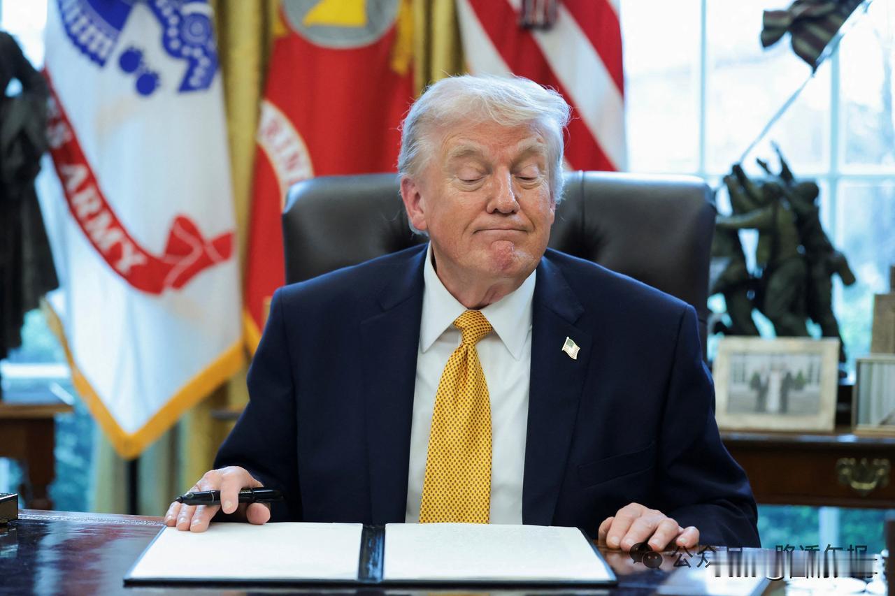 美国现在离从世界霸主的位置上掉落，只差一场战争的失败。而现在的美伊冲突，很可能就