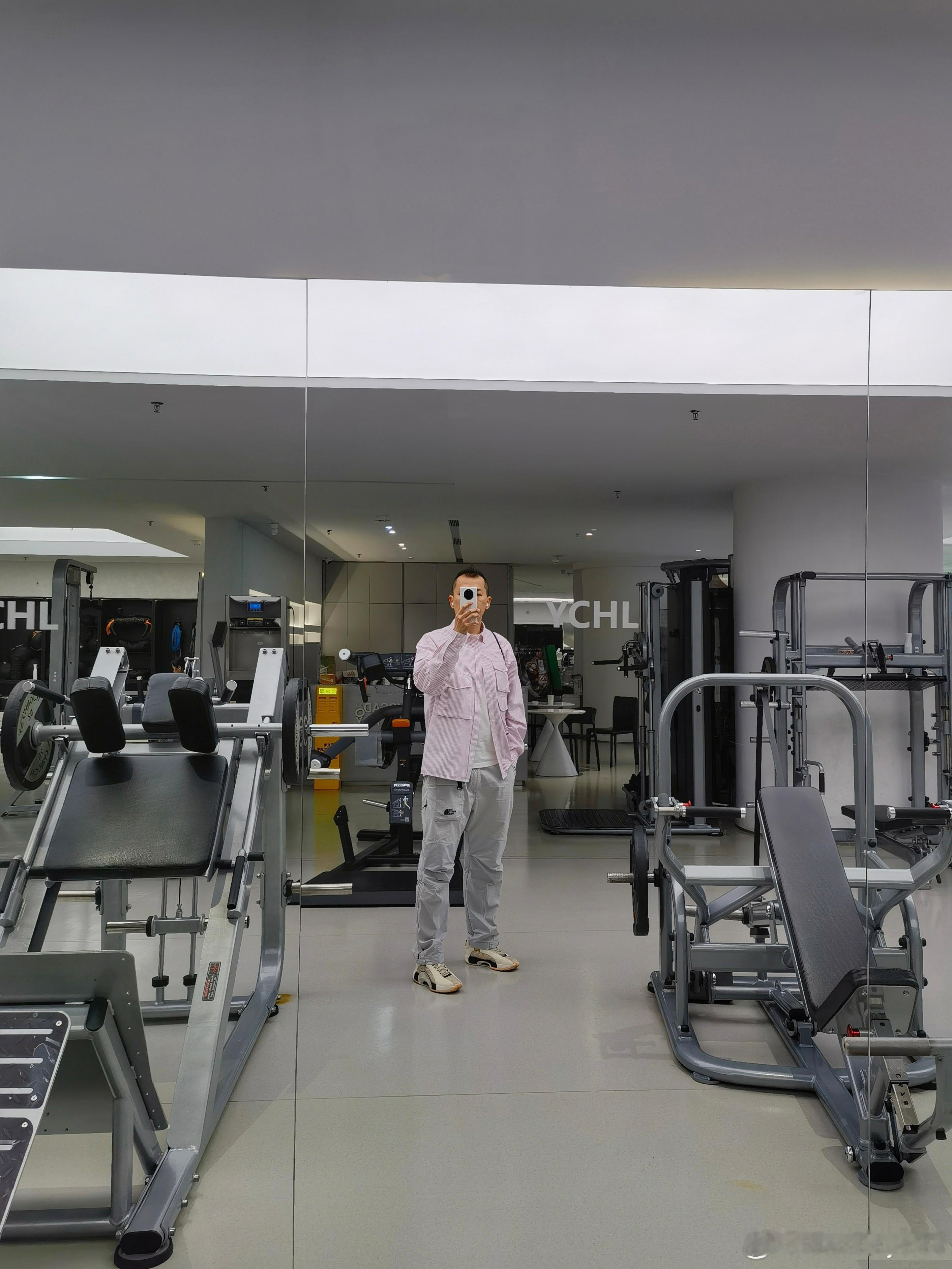 这两天的主题就是…工时开大会，闲时赶健身…我是搭配控nevergiveup