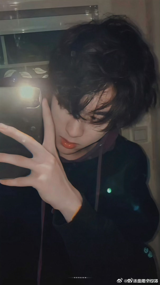 田栩宁红衣戴帽自拍大众点评山东济宁必吃榜top1👇 