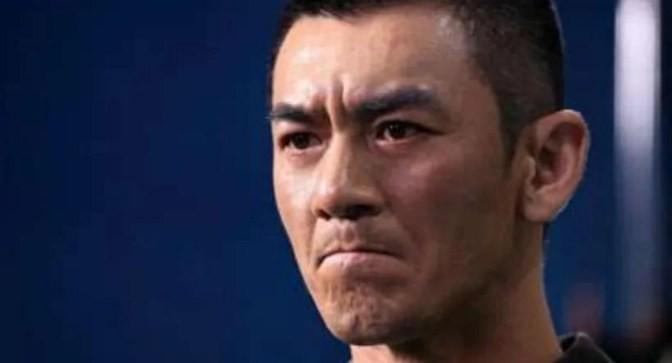 2004年，演员任天野突然接到大11岁继母的电话：“天野，我亲爱的朋友，当你看到