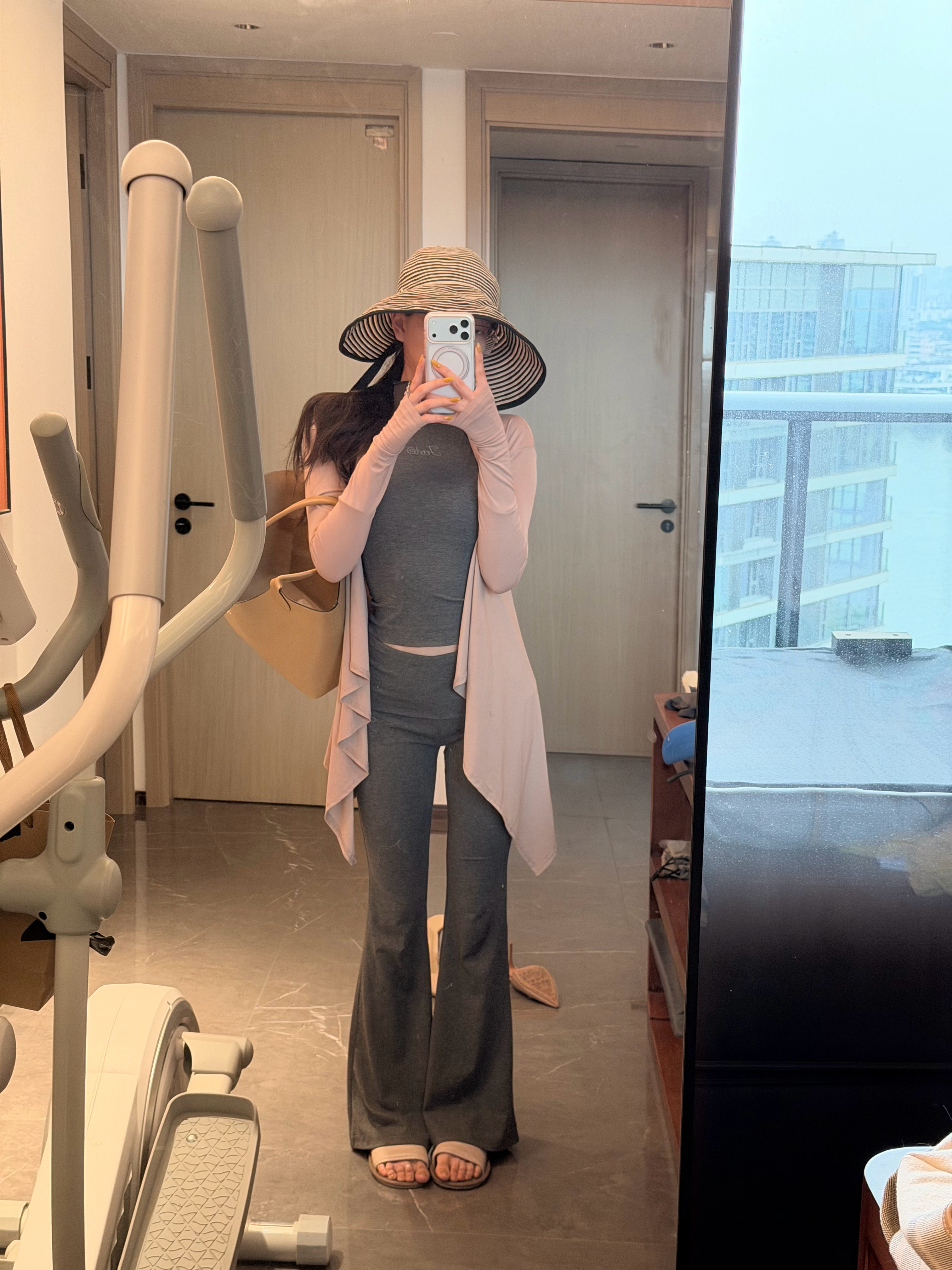 老品新搭你们如果问我哪些是自留款，我只能说所有基础款肯定是首当其冲的！！ 