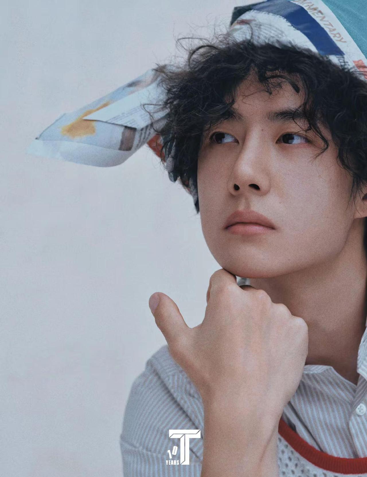 你掐着秒表狂点屏幕，撞上的不是“已售罄”，而是一整个饥饿的生态链。
黄牛军团的脚