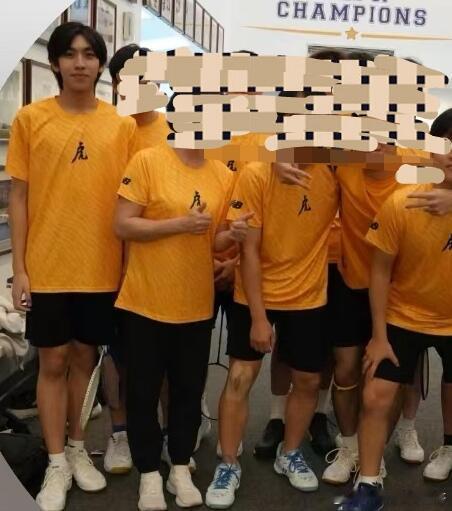 Kimi正脸曝光16岁Kimi正脸照 林志颖儿子Kimi正脸曝光，还是很帅啊 