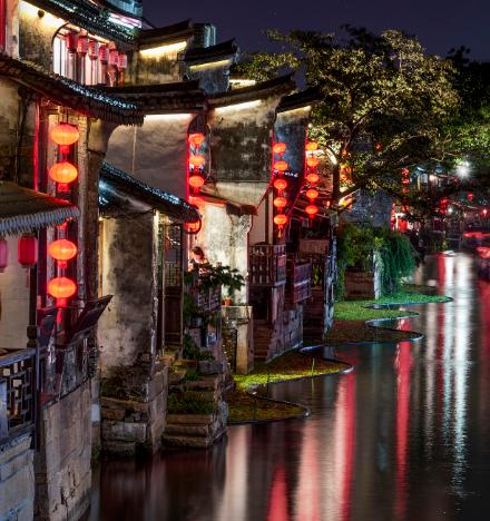 浙江音乐学院2026报考指南：多少分能上、王牌专业、就业前景一篇讲透
每年艺考季