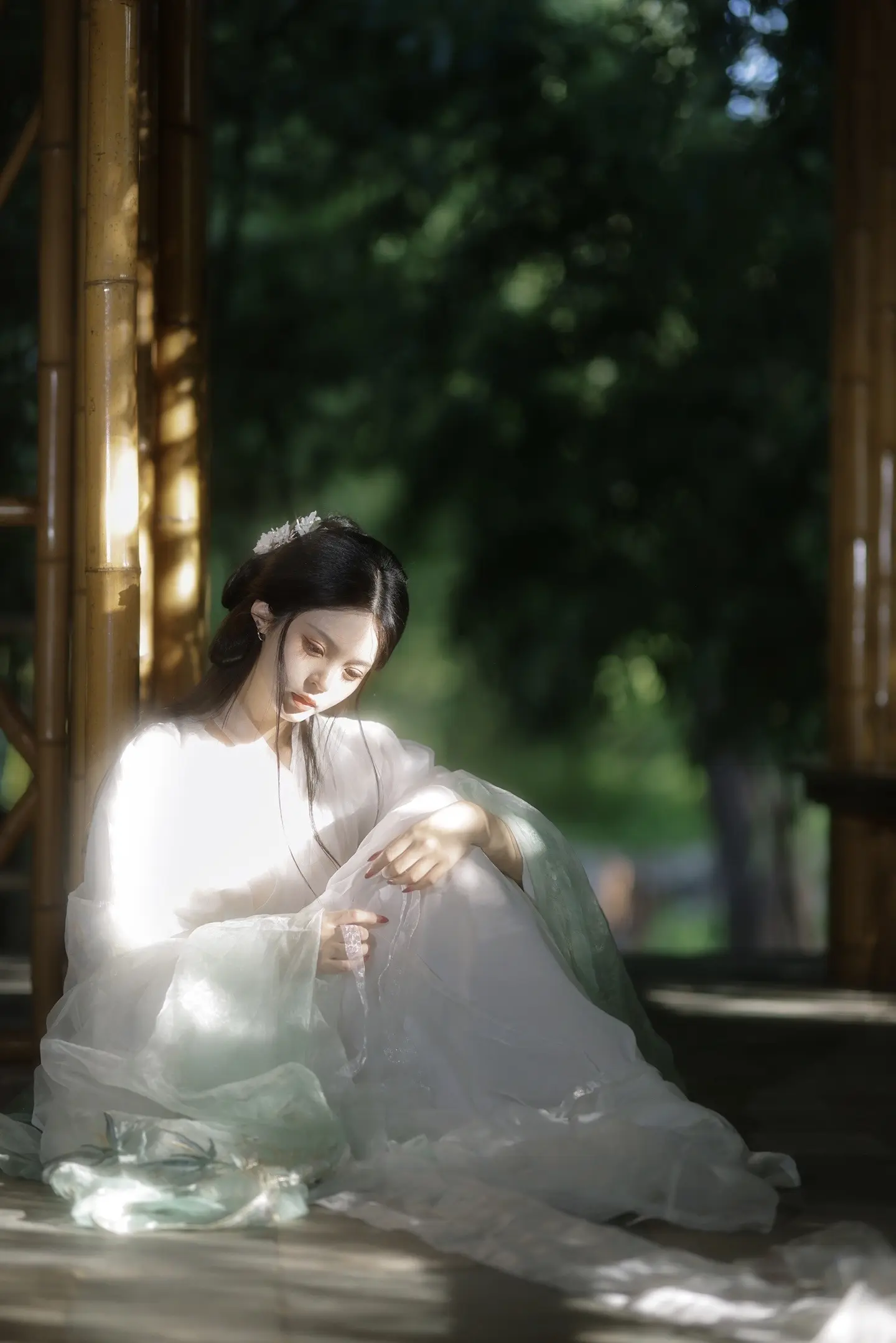 “困住我的一直是回忆里的你……”