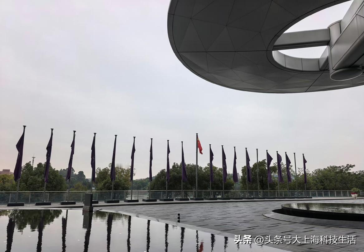 不知道大家发现没。

新能源汽车产生失速现象的案例，几乎都是磷酸铁锂车型。
而三