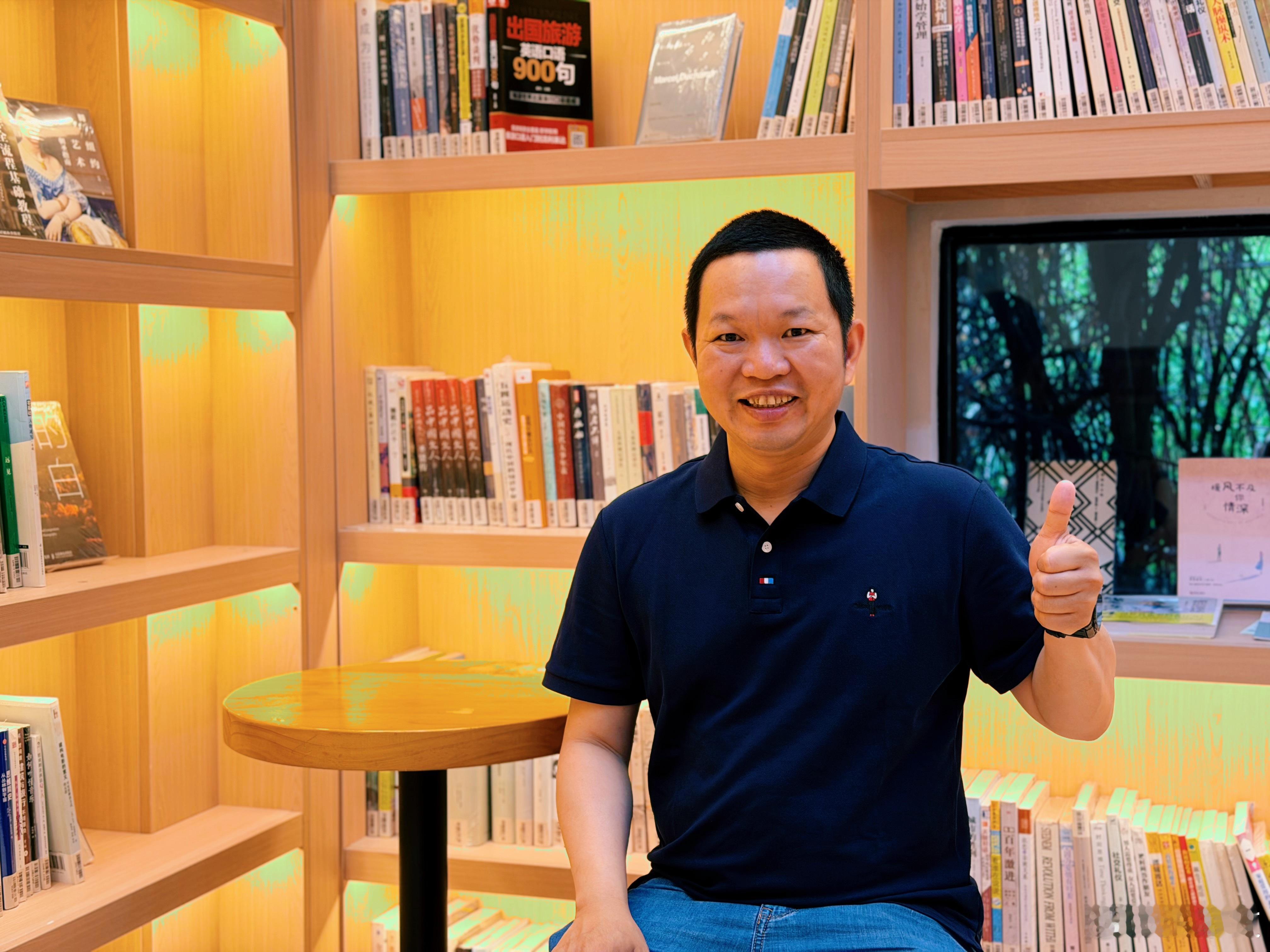 不必羡慕别人的光芒，每个人都有自己的时区。有人年少成名，有人大器晚成，有人在平淡